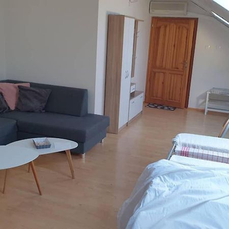 Utulny Apartman Kmetova Кошице Экстерьер фото